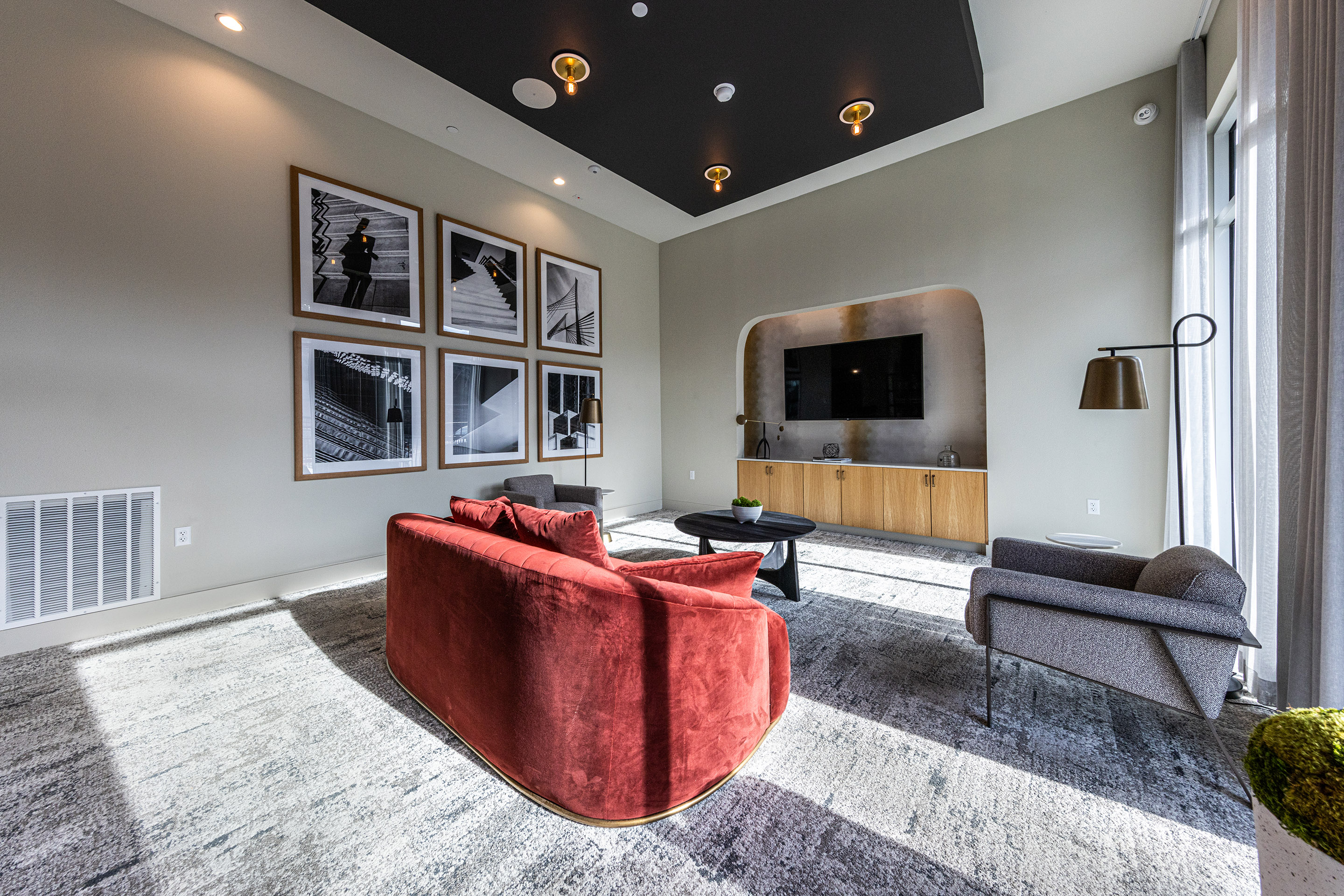 The Monroe_modern Lounge  with huge tv